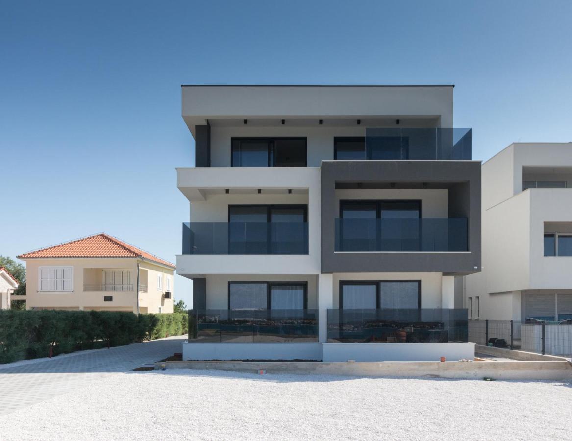 Luxury Beachfront Villa Crystal Aenona - By Ta Leut Agency Hoek van Holland Ngoại thất bức ảnh