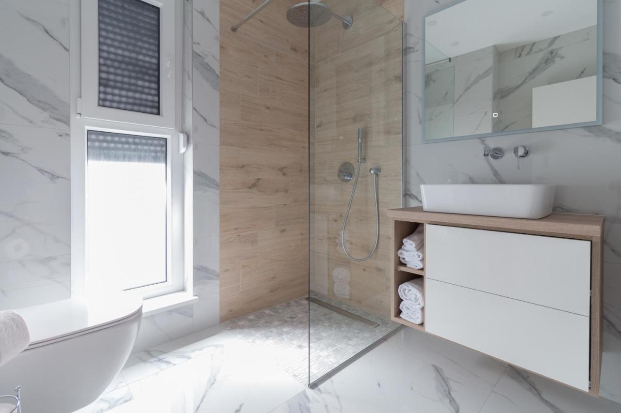 Luxury Beachfront Villa Crystal Aenona - By Ta Leut Agency Hoek van Holland Ngoại thất bức ảnh