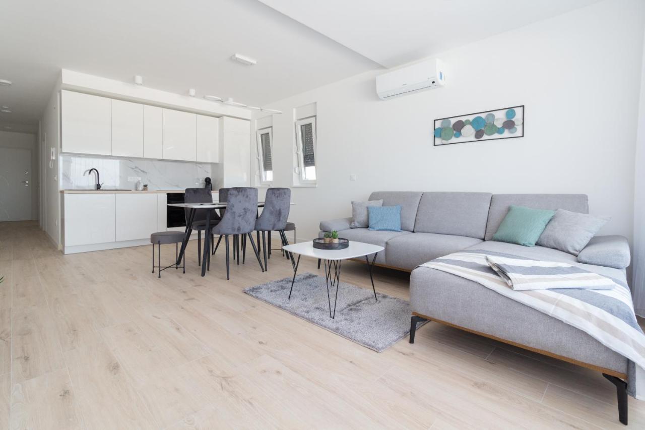 Luxury Beachfront Villa Crystal Aenona - By Ta Leut Agency Hoek van Holland Ngoại thất bức ảnh
