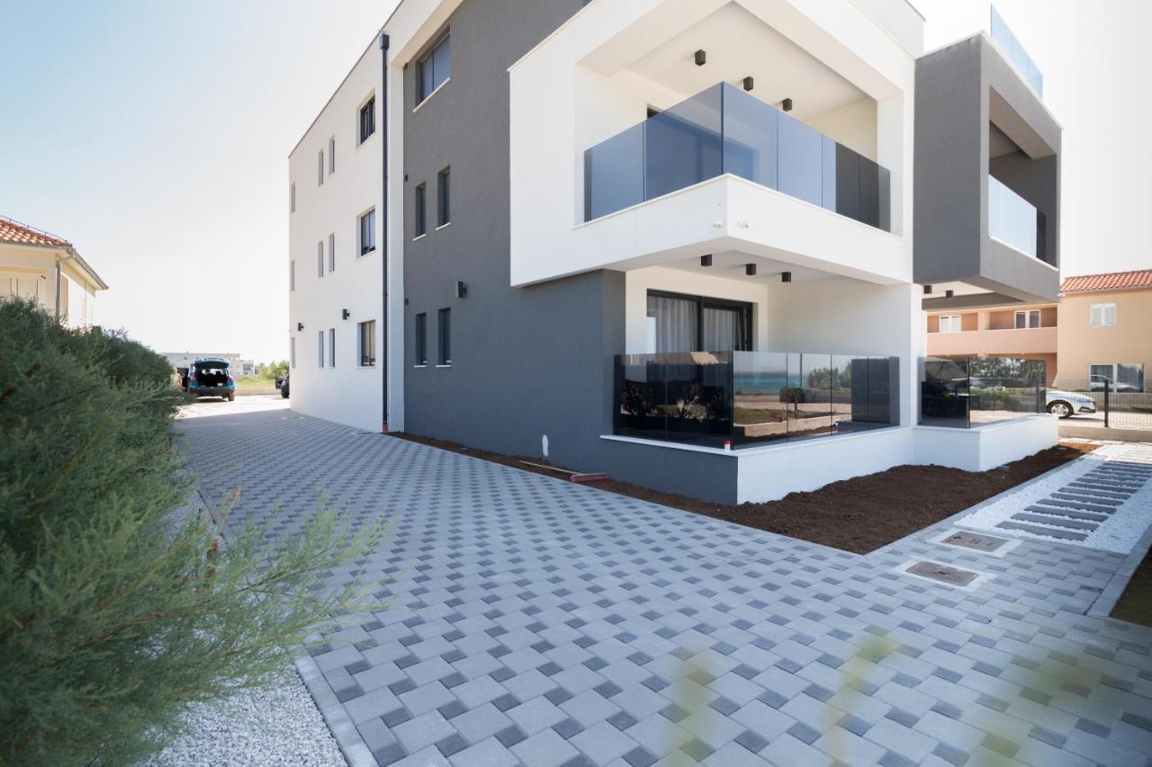 Luxury Beachfront Villa Crystal Aenona - By Ta Leut Agency Hoek van Holland Ngoại thất bức ảnh