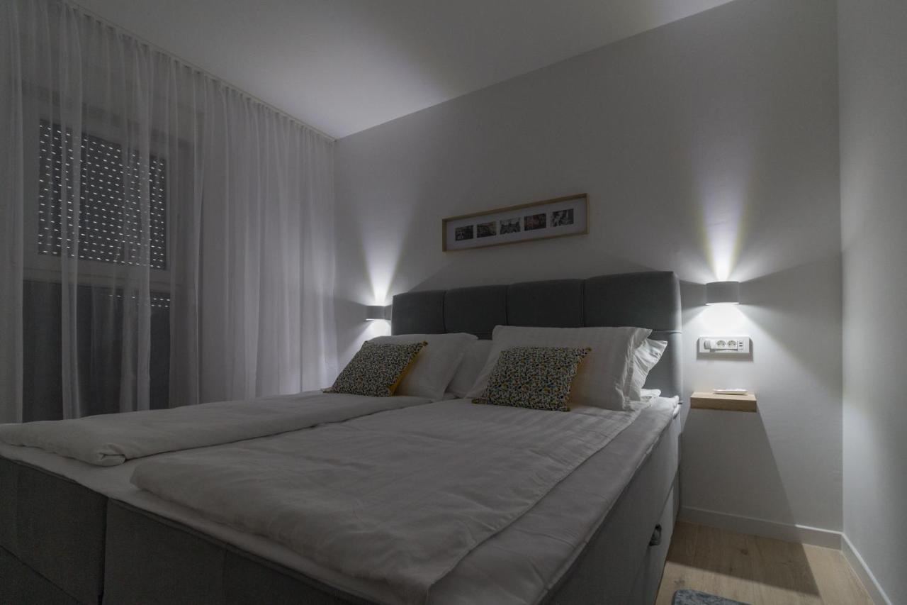 Luxury Beachfront Villa Crystal Aenona - By Ta Leut Agency Hoek van Holland Ngoại thất bức ảnh