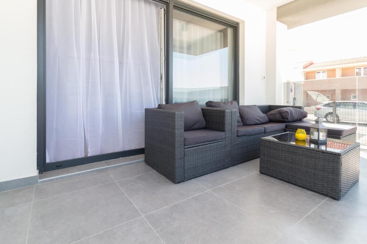 Luxury Beachfront Villa Crystal Aenona - By Ta Leut Agency Hoek van Holland Ngoại thất bức ảnh