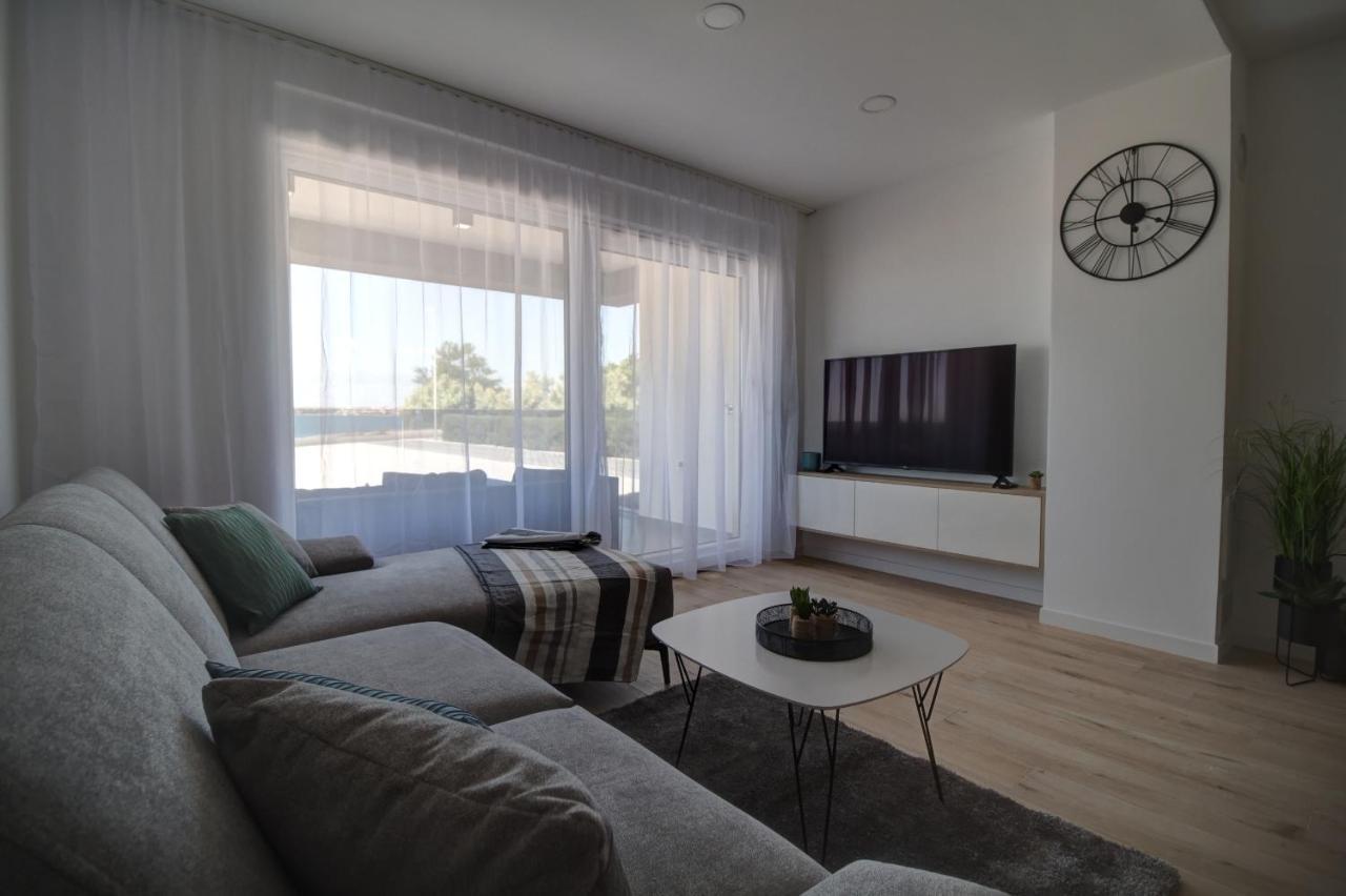 Luxury Beachfront Villa Crystal Aenona - By Ta Leut Agency Hoek van Holland Ngoại thất bức ảnh