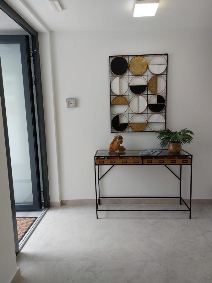 Luxury Beachfront Villa Crystal Aenona - By Ta Leut Agency Hoek van Holland Ngoại thất bức ảnh