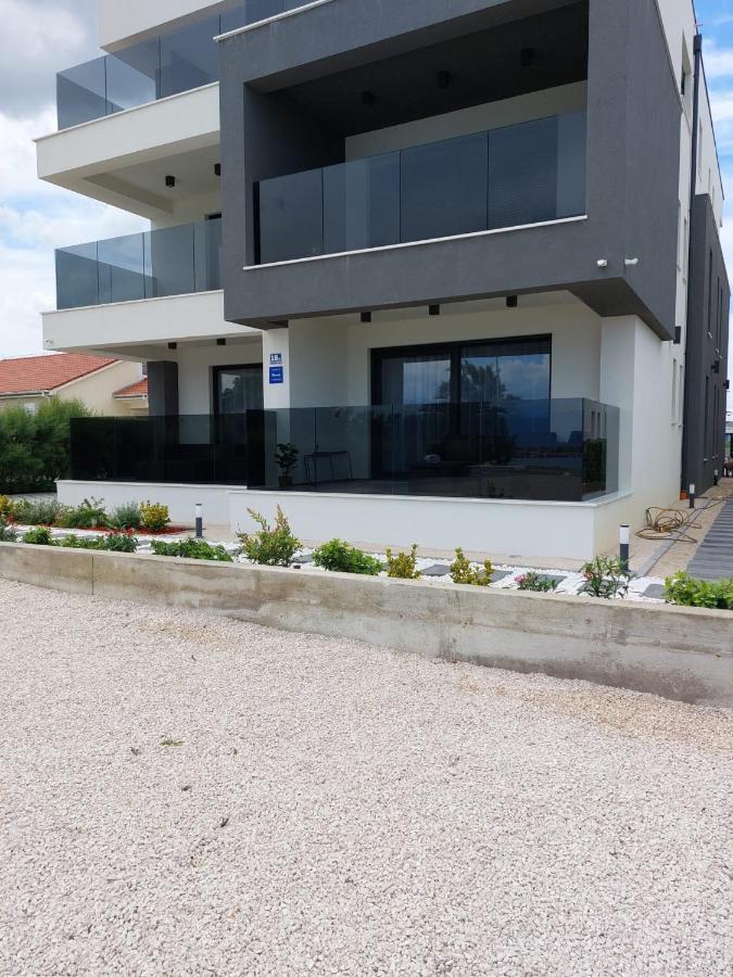 Luxury Beachfront Villa Crystal Aenona - By Ta Leut Agency Hoek van Holland Ngoại thất bức ảnh