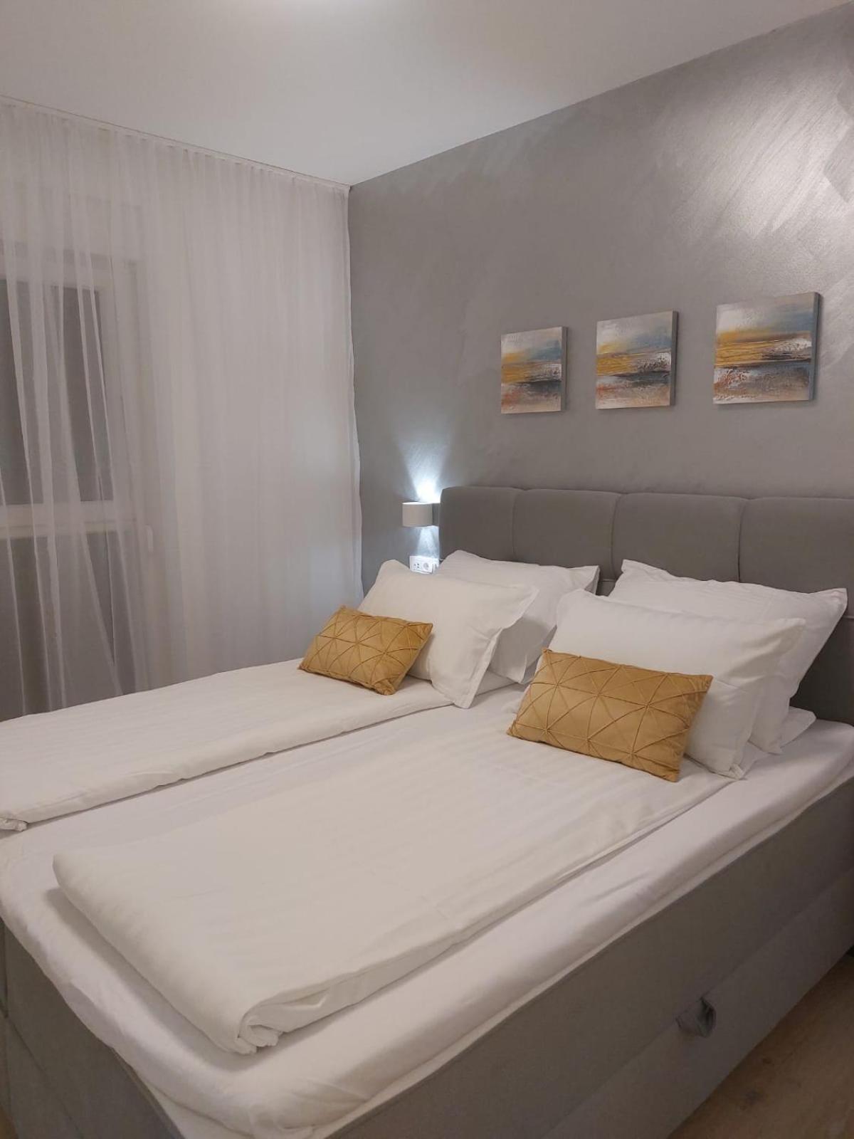 Luxury Beachfront Villa Crystal Aenona - By Ta Leut Agency Hoek van Holland Ngoại thất bức ảnh